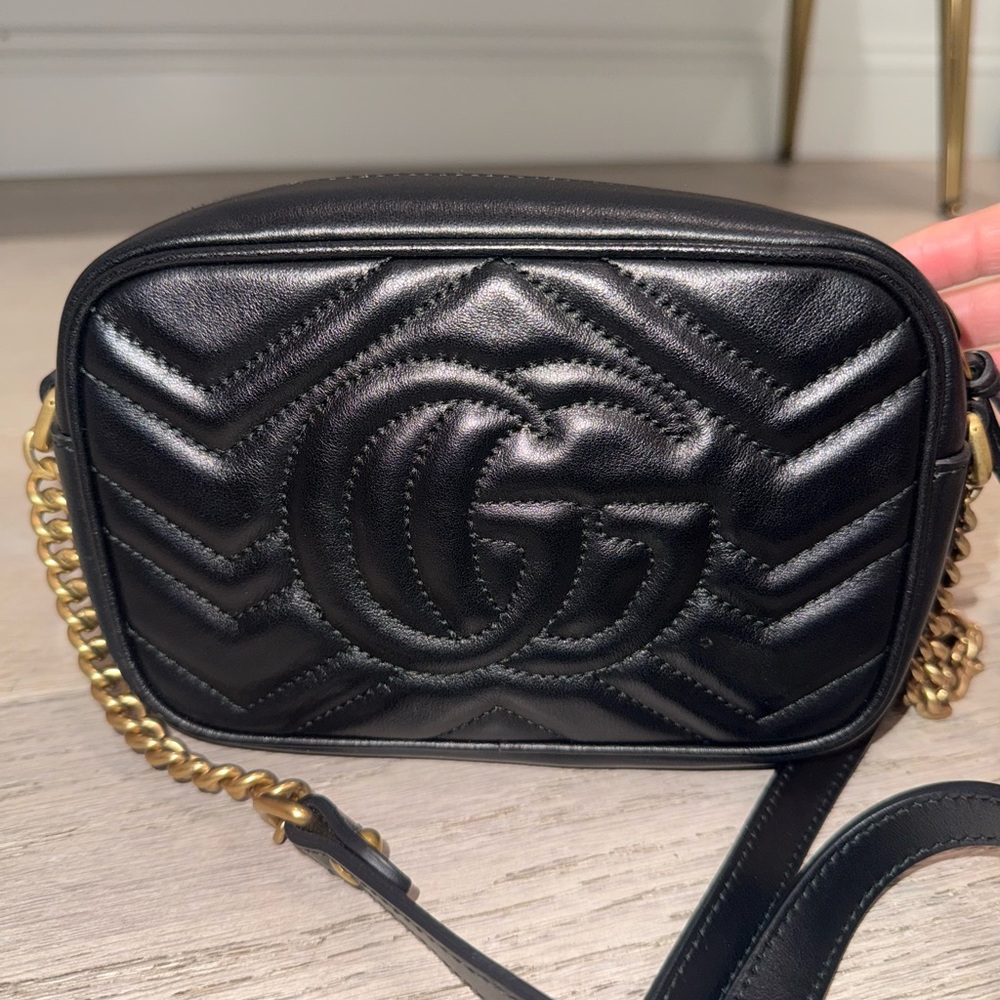 GUCCI Black GG Marmont Camera mini quilted leather shoulder bag - Picture 6 of 9